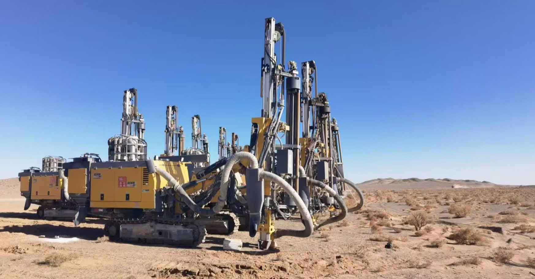 1778490586215725.jpg DTH-and-top-hammer-drill-rigs-in-mining-excavation-operation.jpg