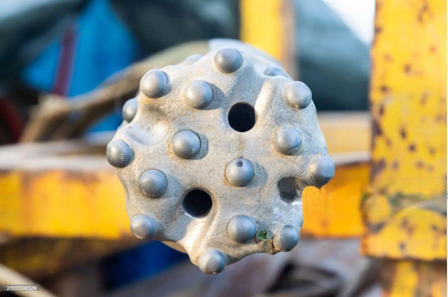 1780279627647499.jpg DTH-drilling-solution-for-water-well-project-with-MSD-hammer-and-bit-on-drill-rig.jpg