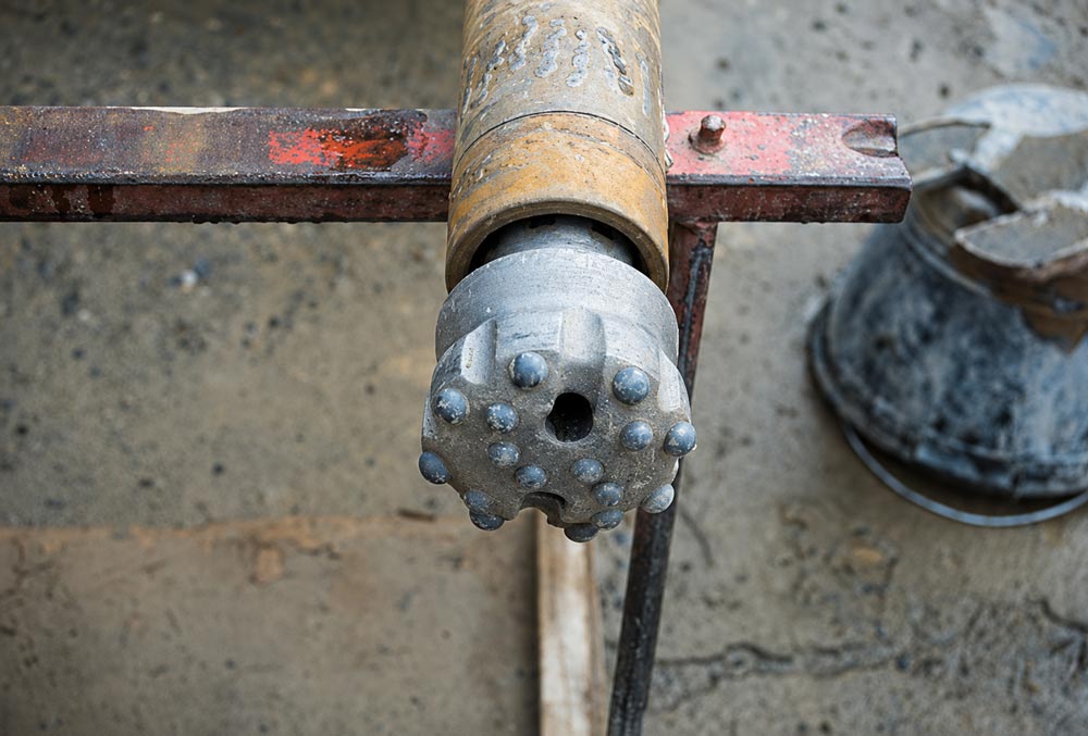 1780388182496056.jpg MSD-DTH-button-bit-with-spherical-carbide-buttons-after-hard-rock-granite-drilling.jpg
